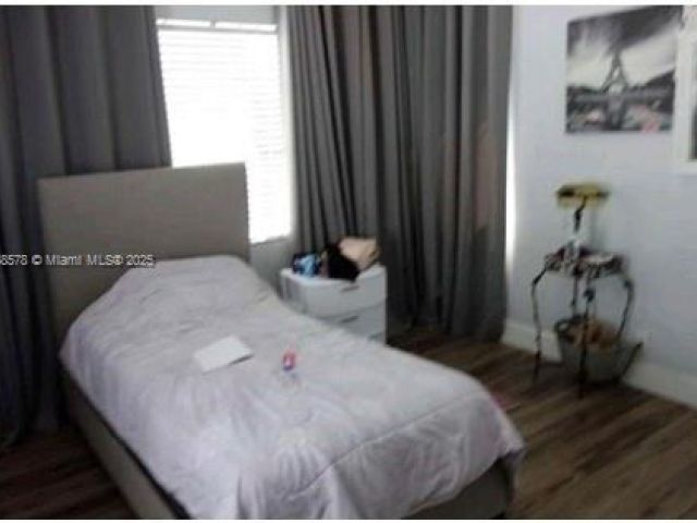 Продажа дома по адресу 8320 NW 10 Ave - фото 5733224