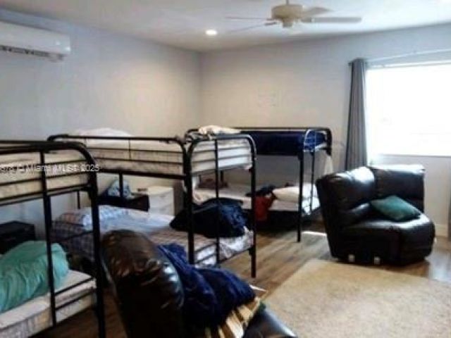 Продажа дома по адресу 8320 NW 10 Ave - фото 5733227