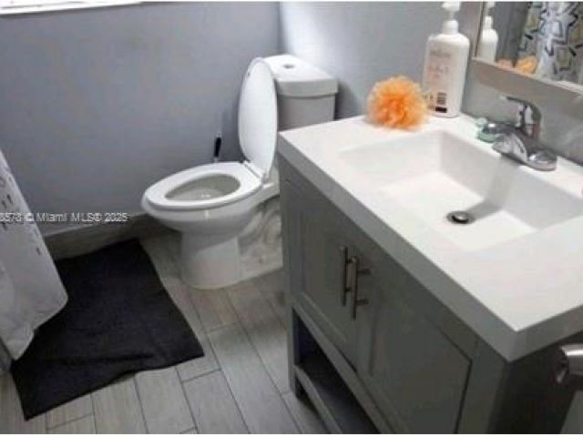 Продажа дома по адресу 8320 NW 10 Ave - фото 5733229