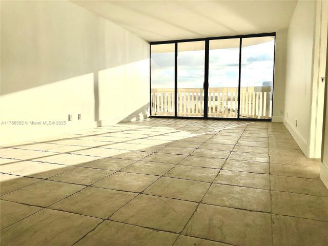 Продажа квартиры #712 - фото 5737505