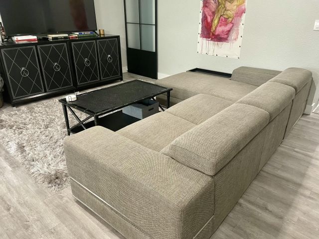 Дом в аренду по адресу 615 SW 9 Street - фото 5760310