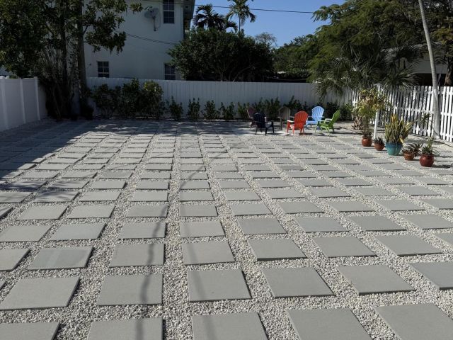 Дом в аренду по адресу 615 SW 9 Street - фото 6073222