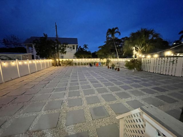 Дом в аренду по адресу 615 SW 9 Street - фото 6073223