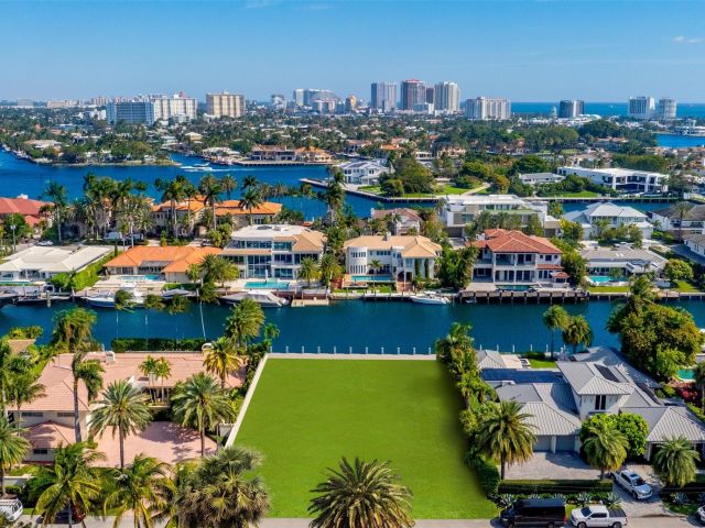 Продажа дома по адресу 2455 Del Lago Dr - фото 5760297