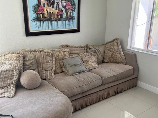 Продажа дома по адресу 15675 SW 16th St - фото 5742660