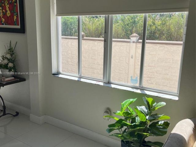 Продажа дома по адресу 15675 SW 16th St - фото 5742664