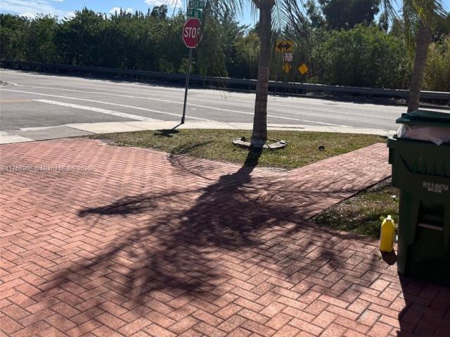 Продажа дома по адресу 15675 SW 16th St - фото 5742673