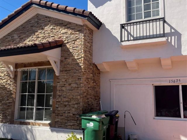 Продажа дома по адресу 15675 SW 16th St - фото 5742675