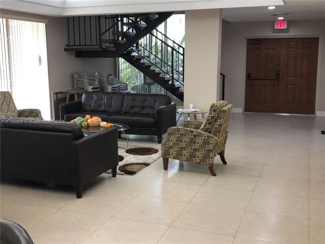 Дом в аренду по адресу 8589 SW 115 PL - фото 5741145