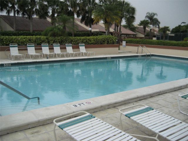 Дом в аренду по адресу 8589 SW 115 PL - фото 5741147