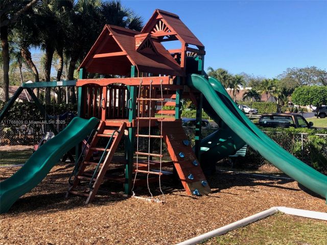 Дом в аренду по адресу 8589 SW 115 PL - фото 5741148