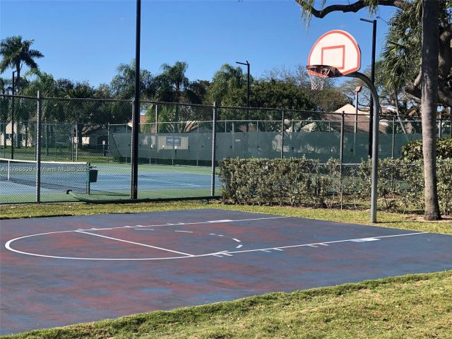 Дом в аренду по адресу 8589 SW 115 PL - фото 5741150