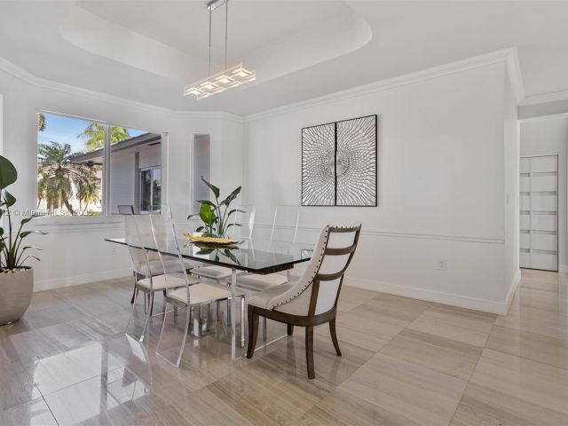 Продажа дома по адресу 9880 SW 148th Ter - фото 5777009