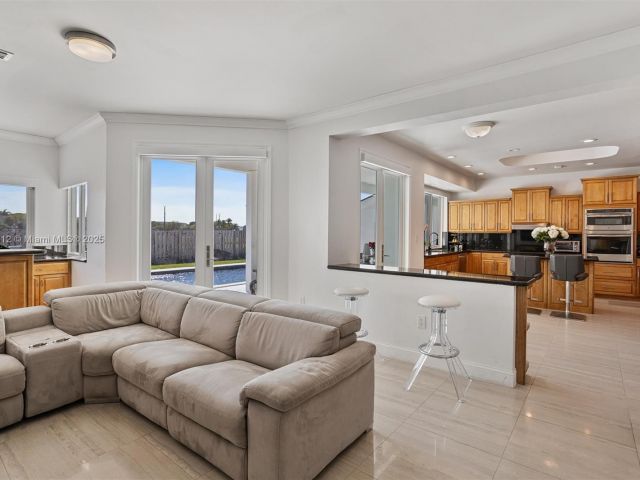 Продажа дома по адресу 9880 SW 148th Ter - фото 5777010