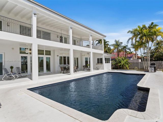 Продажа дома по адресу 9880 SW 148th Ter - фото 5777017