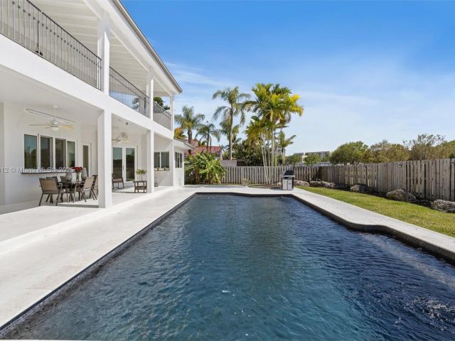 Продажа дома по адресу 9880 SW 148th Ter - фото 5777020