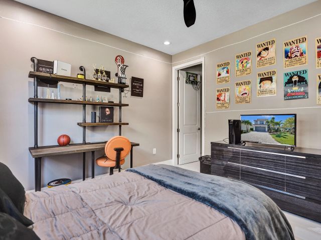 Продажа дома по адресу 7650 Francisca Club Lane - фото 6595488