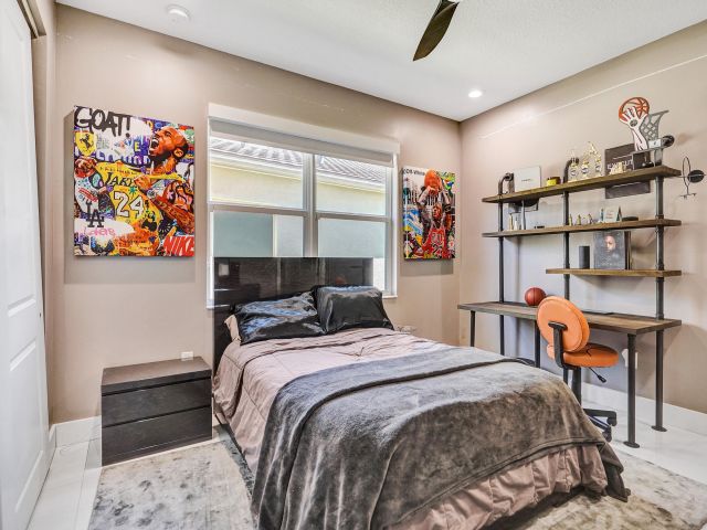 Продажа дома по адресу 7650 Francisca Club Lane - фото 6595489