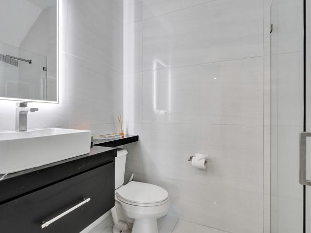 Продажа дома по адресу 7650 Francisca Club Lane - фото 6595490