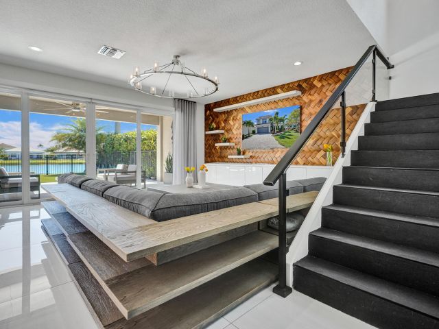 Продажа дома по адресу 7650 Francisca Club Lane - фото 6595498