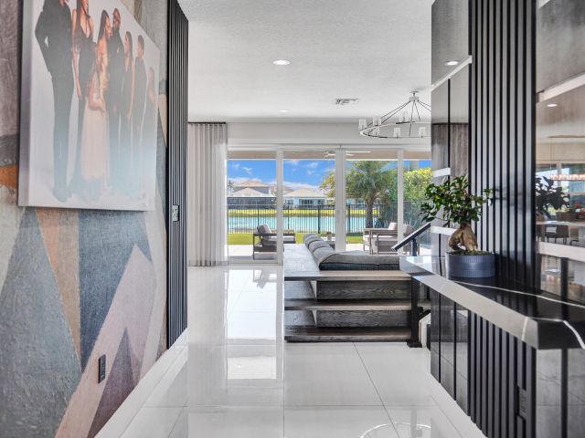 Продажа дома по адресу 7650 Francisca Club Lane - фото 6595499