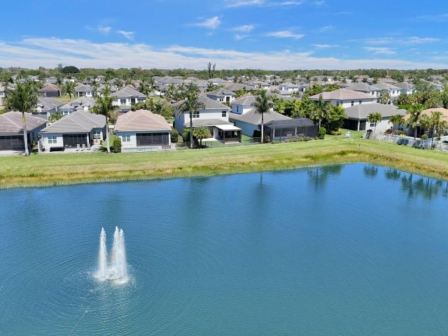 Продажа дома по адресу 7650 Francisca Club Lane - фото 6595501