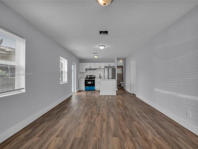 Продажа дома по адресу 2243 Greene St - фото 5840067