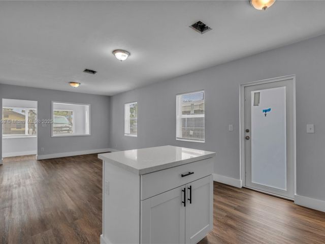 Продажа дома по адресу 2243 Greene St - фото 5840080