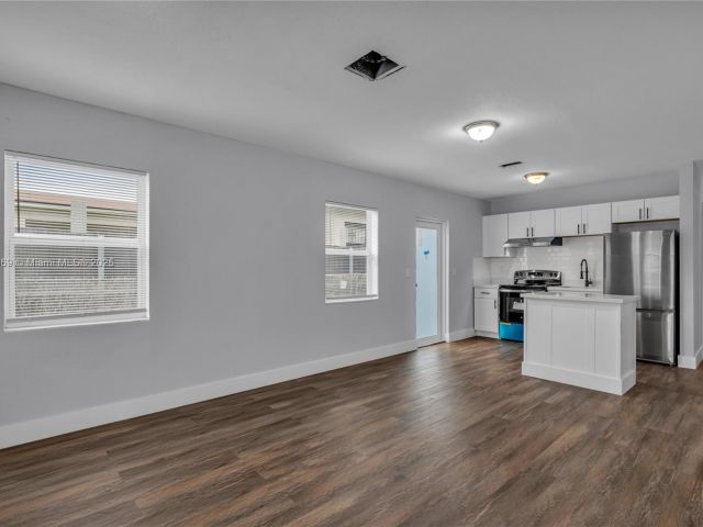 Продажа дома по адресу 2243 Greene St - фото 5840081