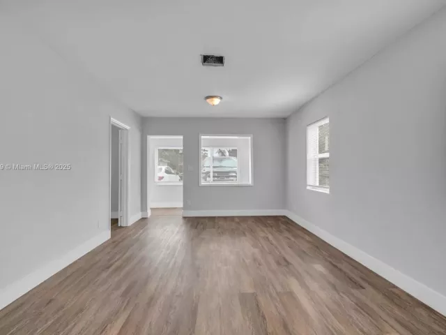 Продажа дома по адресу 2243 Greene St - фото 5840071