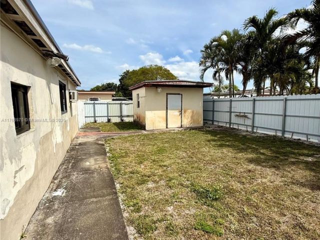 Продажа дома по адресу 4452 NW 204th St - фото 6100404