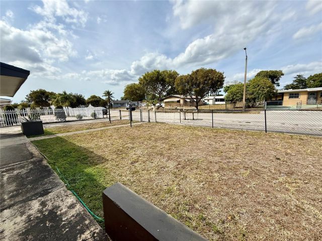 Продажа дома по адресу 4452 NW 204th St - фото 6100407