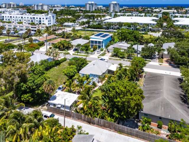 Продажа дома по адресу 320 SE 4th Avenue - фото 5794106