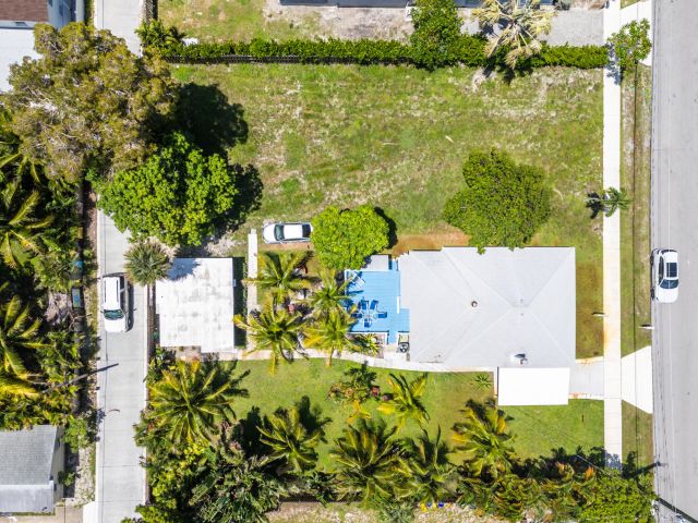 Продажа дома по адресу 320 SE 4th Avenue - фото 5794111