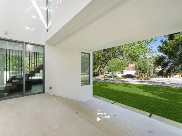 Продажа дома по адресу 1250 N Venetian Way - фото 5767831