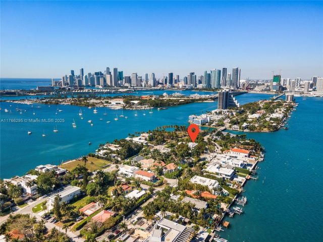 Продажа дома по адресу 1250 N Venetian Way - фото 5767833