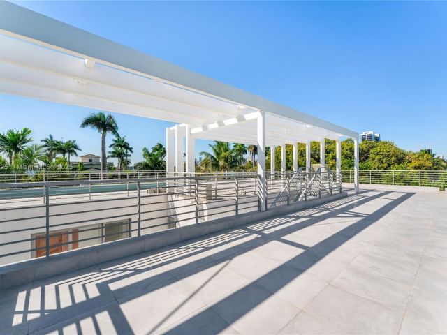 Продажа дома по адресу 1250 N Venetian Way - фото 5767836