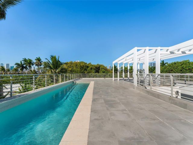 Продажа дома по адресу 1250 N Venetian Way - фото 5767840