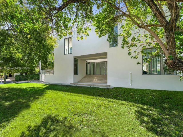 Продажа дома по адресу 1250 N Venetian Way - фото 5767843