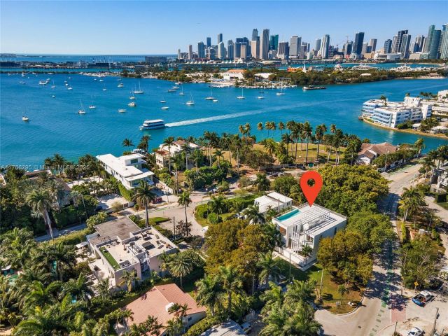 Продажа дома по адресу 1250 N Venetian Way - фото 5767848