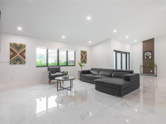 Продажа дома по адресу 3850 SW 130th Ave - фото 5765886