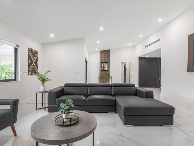 Продажа дома по адресу 3850 SW 130th Ave - фото 5765887