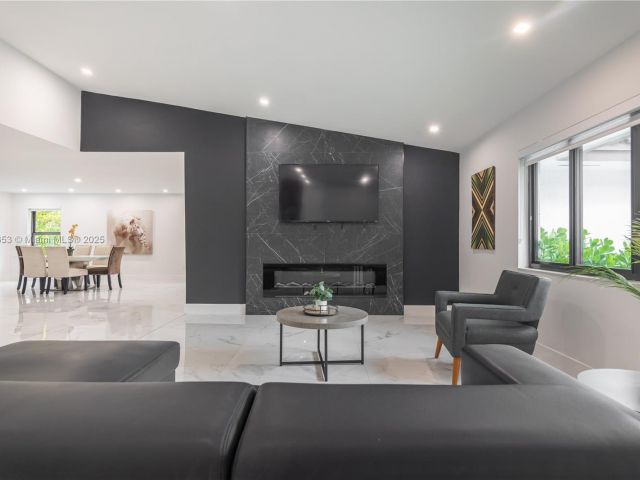 Продажа дома по адресу 3850 SW 130th Ave - фото 5765888