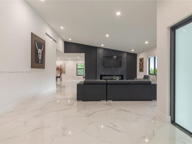 Продажа дома по адресу 3850 SW 130th Ave - фото 5765890