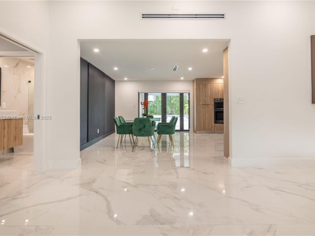 Продажа дома по адресу 3850 SW 130th Ave - фото 5765891