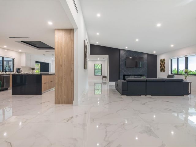 Продажа дома по адресу 3850 SW 130th Ave - фото 5765895