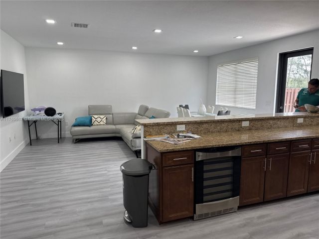 Продажа дома по адресу 9840 NW 86th Ter - фото 5779053