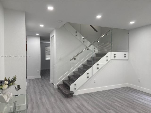 Продажа дома по адресу 9840 NW 86th Ter - фото 5779056