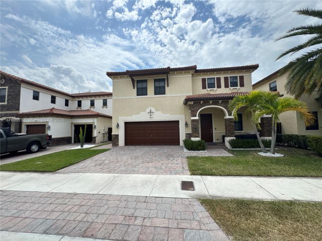 Продажа дома по адресу 9840 NW 86th Ter - фото 5779064