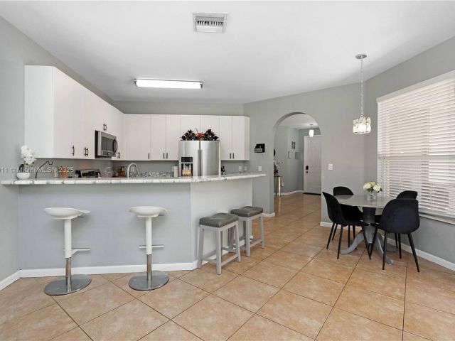 Продажа дома по адресу 2250 NE 37th Rd - фото 5845178